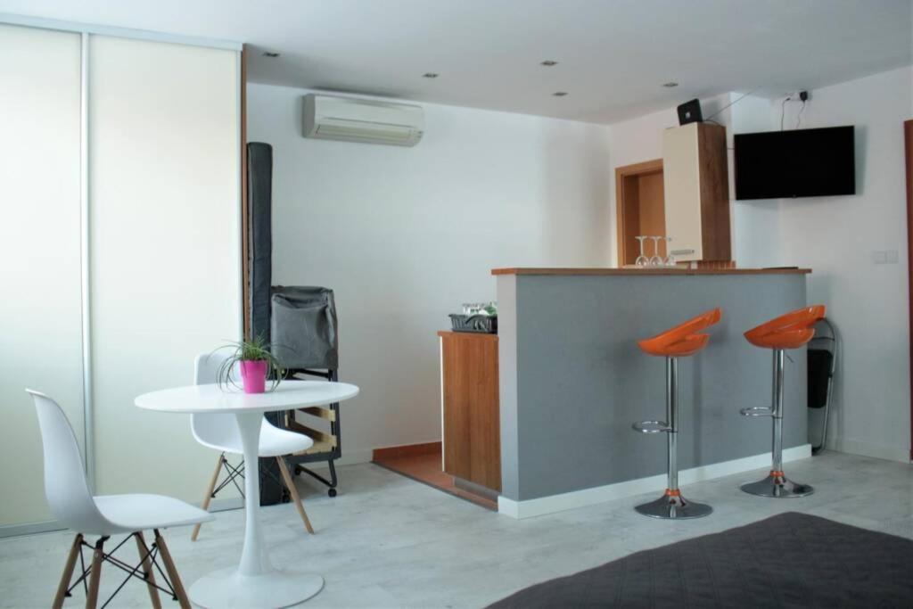 Appartement Apartmán - Dlhé Diely à Bratislava Extérieur photo